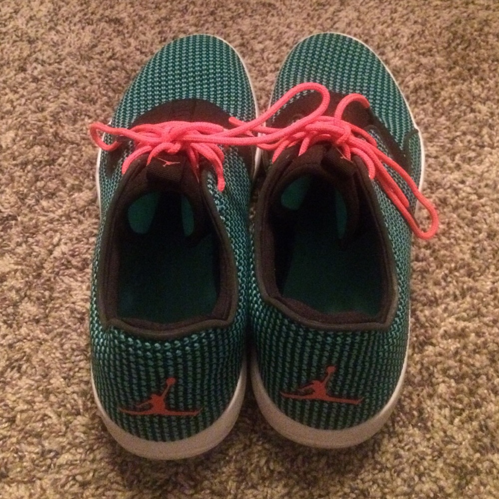 Jordan Eclipse - Picture 1 of 3